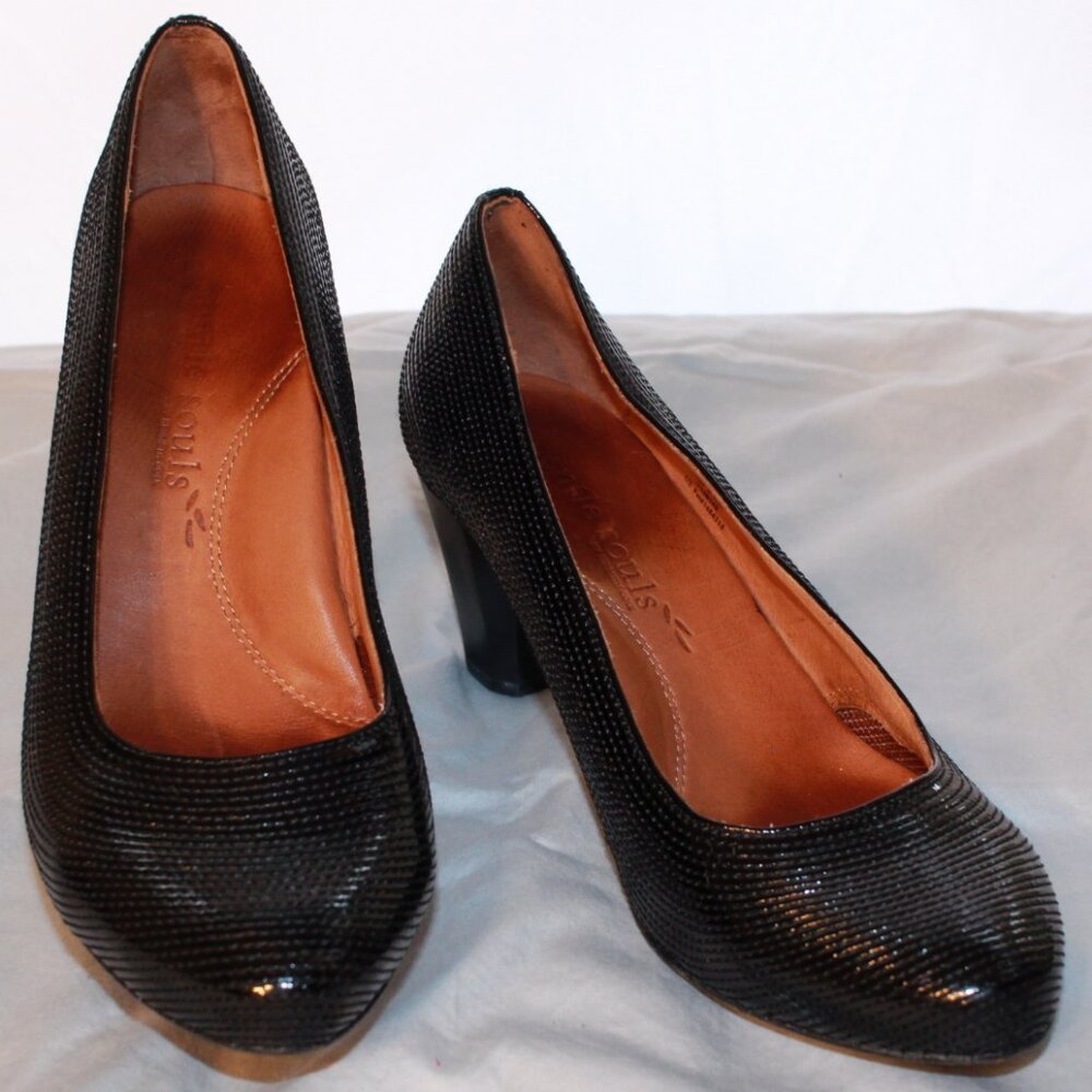 Gentle Souls By Kenneth Cole Size 8.5M Black Leather Rupert Fine Round Toe Heels